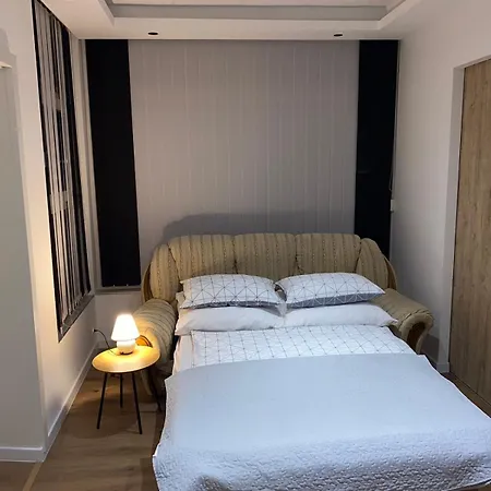 Una-plandiste Apartman *